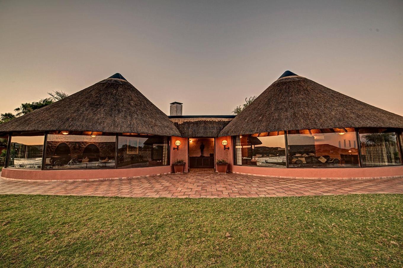 Mount Etjo Safari Lodge Kalkfeld Exterior photo